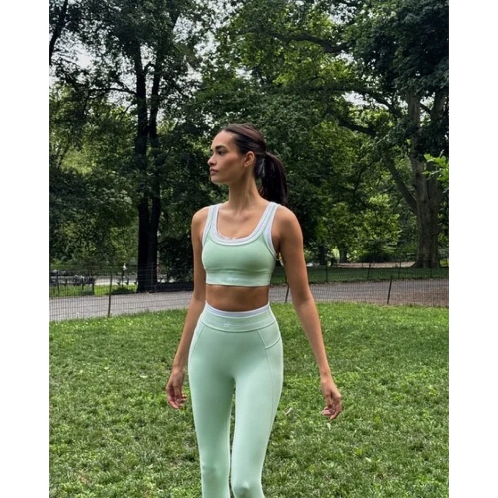 Alo Yoga Alosoft Better Together Bra Spearmint/White S - Picture 10 of 10